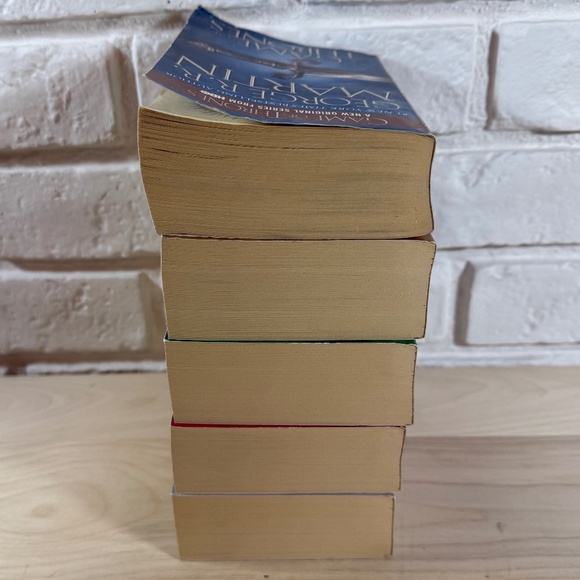 Game of Thrones Series Books 1 - 5 George R.R. Martin in Paperback GUC - Picture 8 of 8